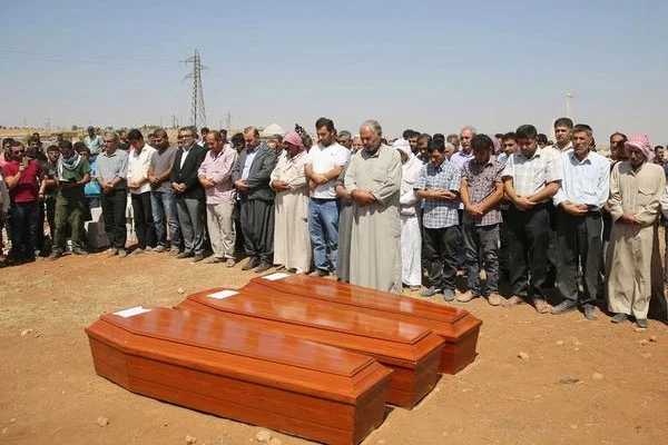 Aylan, annesi ve kardeşi ile birlikte toprağa verildi