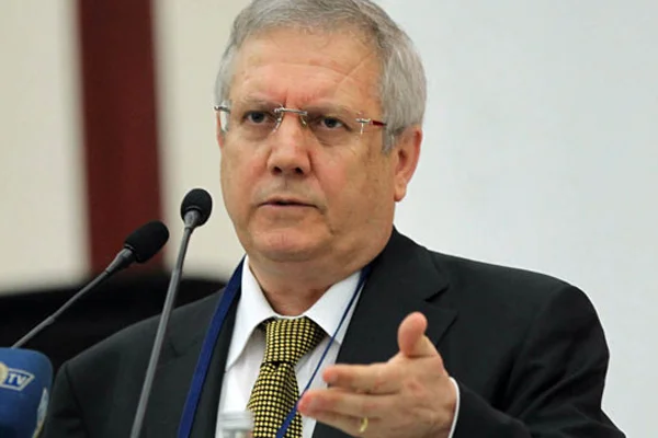 Aziz Yıldırım sert konuştu
