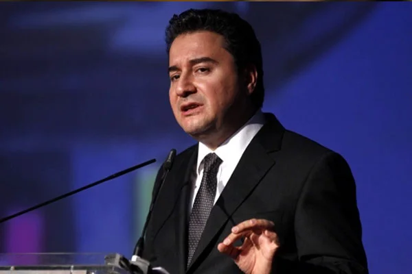 Babacan da listede