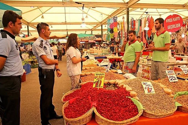 'Dağ çileği' diye 'cherry domates' satmışlar