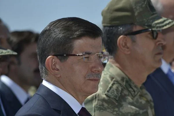Davutoğlu gözyaşlarına boğuldu
