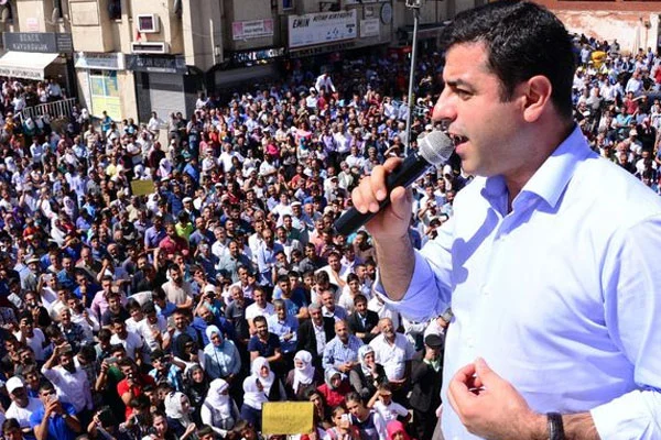 Demirtaş: Silahlar susmalı, siyaset konuşmalı