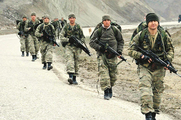Diyarbakır'da PKK'ya operasyon
