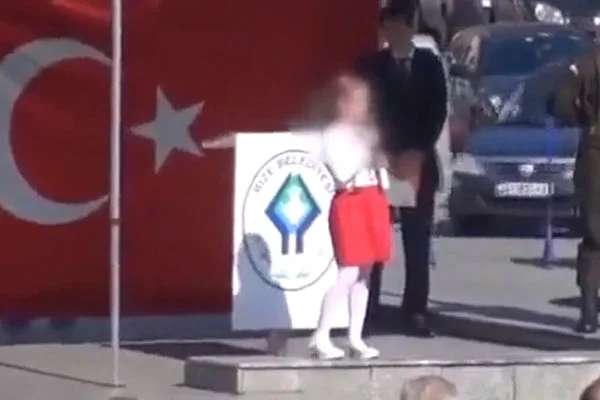 Emniyet Müdürünü şaşkına çeviren şiir