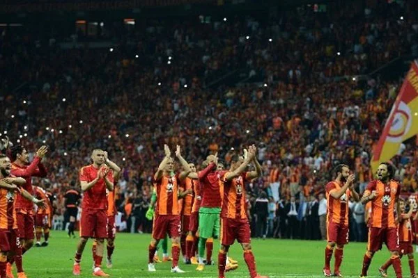 Hangi takım kaç kombine sattı?