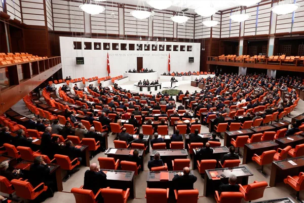 HDP Meclis'te üçüncü parti oldu