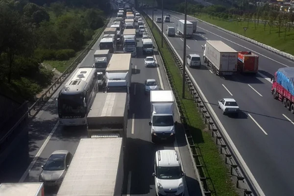 İstanbul'da bayram trafiği başladı