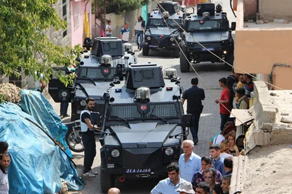İstanbul'da 'terör' operasyonu: 5 gözaltı