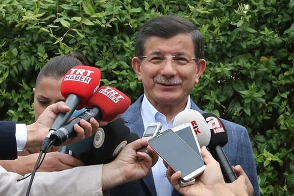 İstifa eden bakanlarla ilgili konuştu