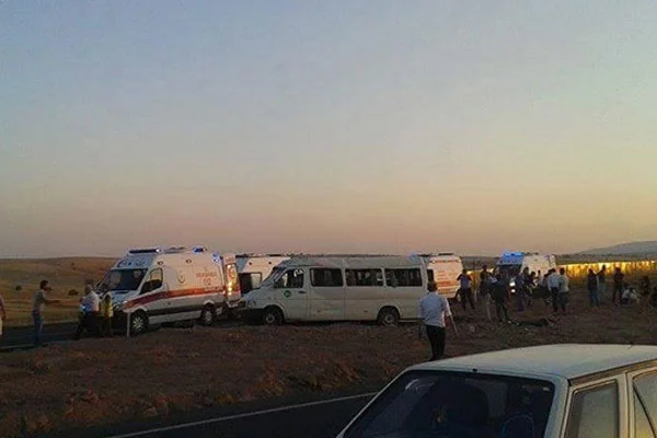 Kayseri'de yolcu minibüsü devrildi: 13 yaralı
