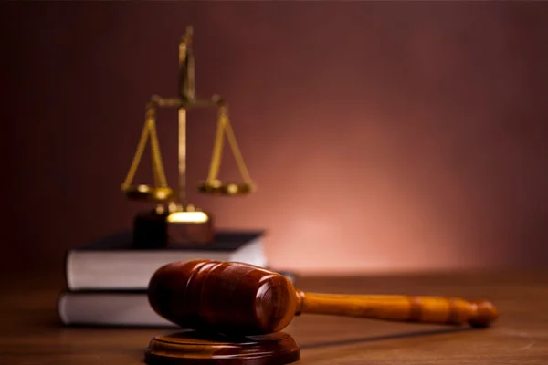 Kur'an-ı Kerim'e hakarete yakalama kararı