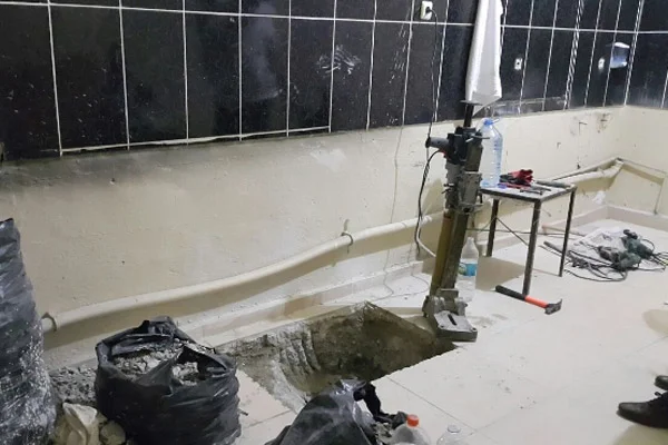 Kuyumcuyu soymak için tünel kazmışlar