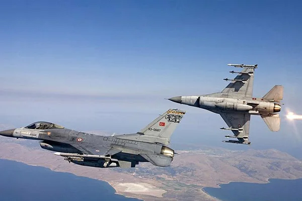 Kuzey Irak'ta PKK sığınakları vuruldu