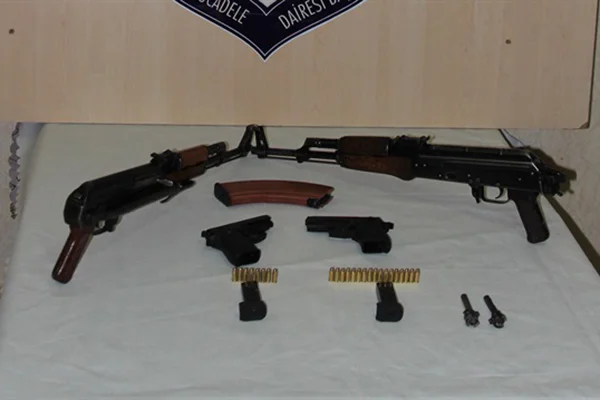 Mersin'de operasyon: 2 gözaltı