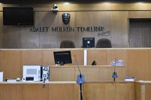 Mersin'deki 'Paralel Devlet Yapılanması' davası başladı