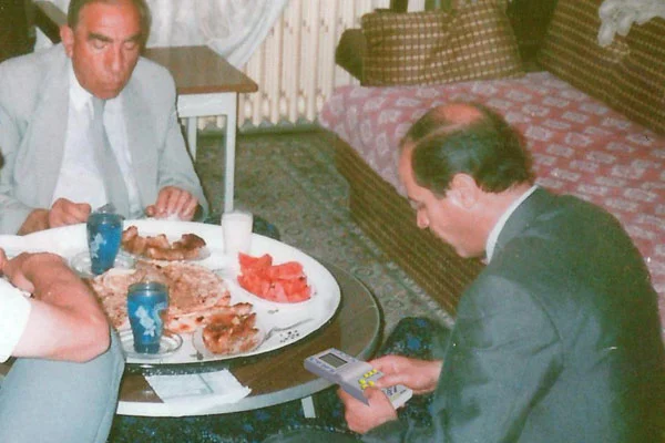 MHP'den Tuğrul Türkeş'e 'fotoğraflı' gönderme