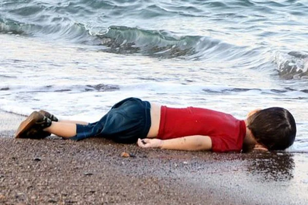 Minik Aylan'ın hikayesi yürekleri yaktı