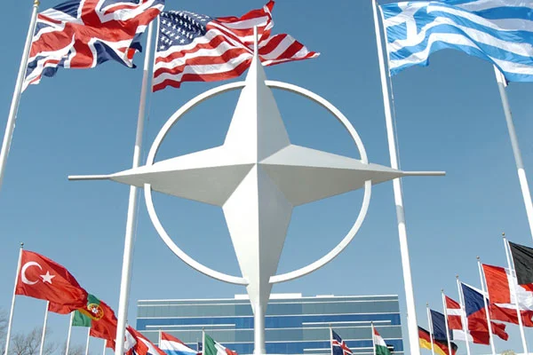 NATO Microsoft'a emanet