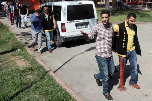 Parti binasına 'tombala' operasyonu