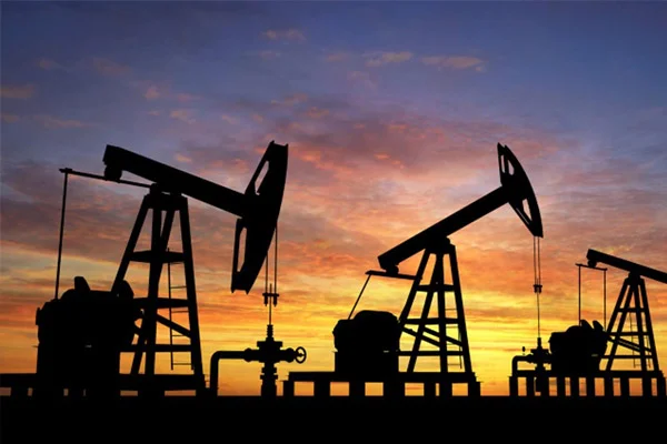 Petrol stokları 7 ayın en düşüğünde