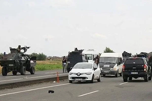 Polis aracına saldırı: 14 şehit