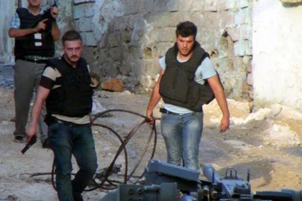 Silvan'da polis merkezine bombalı saldırı