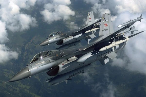 Türk jetleri PKK hedeflerini vurdu