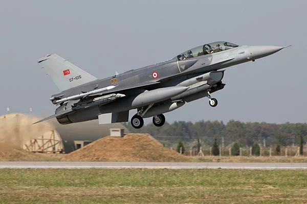 Türk uçakları IŞİD'i vurdu