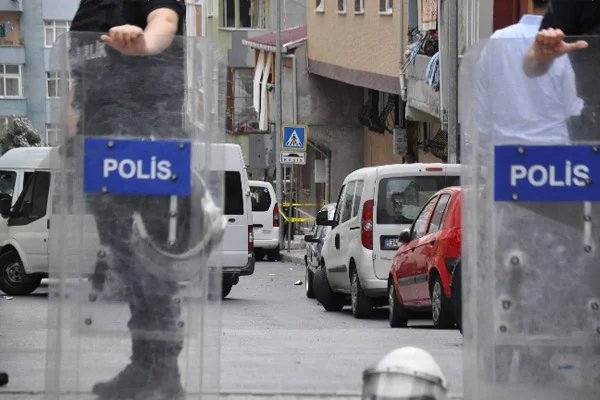 Üzerine kanepe düşüp öldü