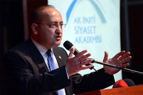 Yalçın Akdoğan: Bu alçaklıktır