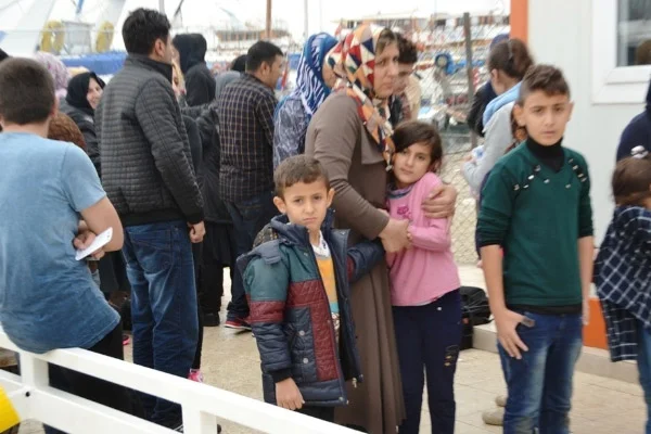 37 mülteciyi balıkçılar kurtardı