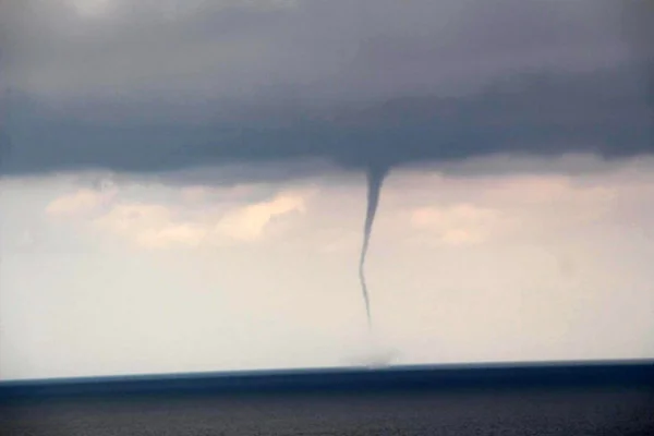 Alanya'da korkutan hortum