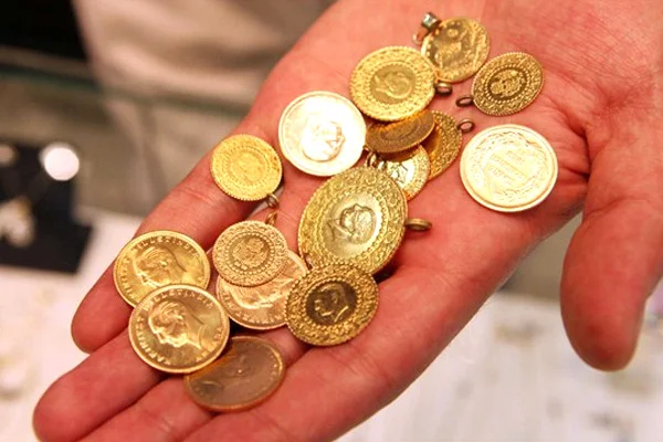 Altın bir günde 3 lira yükseldi