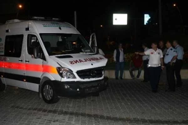 Ambulans kaza yaptı!