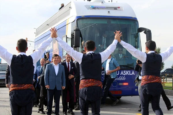 Başbakan Davutoğlu Erzurum'da