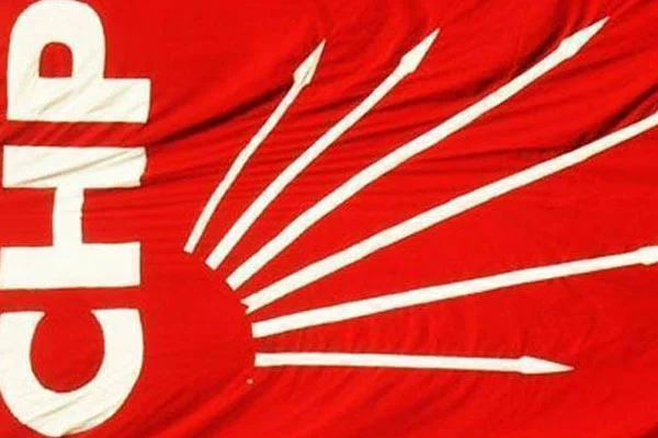 CHP'de istifa depremi