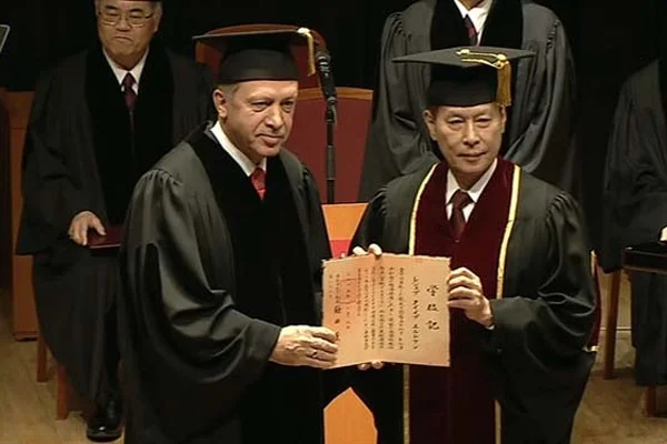 Cumhurbaşkanı Erdoğan'a fahri doktora