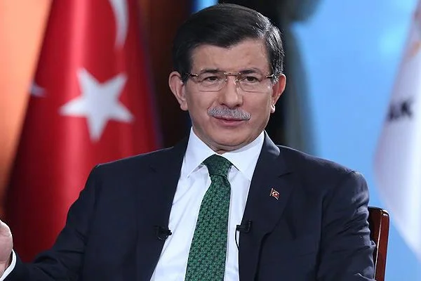 Davutoğlu'ndan önemli görüşme trafiği
