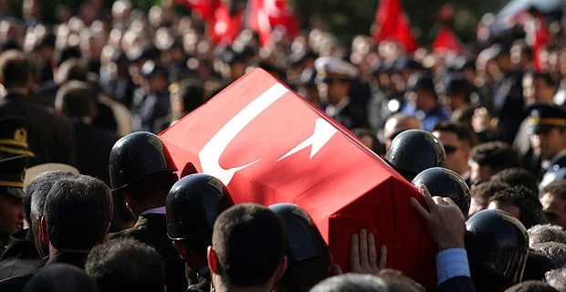 Diyarbakır'da 1 polis şehit