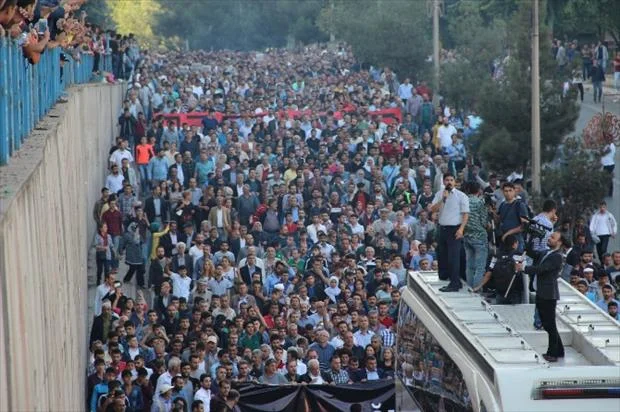 Diyarbakır'da olaylı gösteri