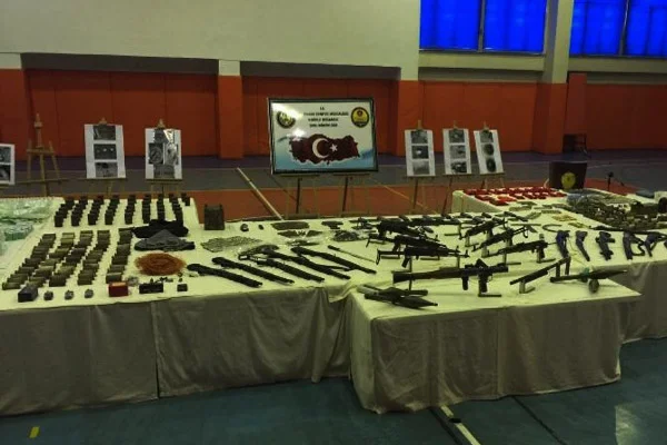 Diyarbakır Sur'dan cephanelik çıktı