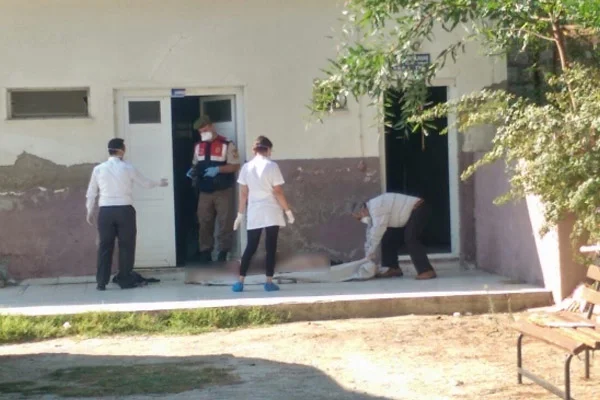 İnsanlık yine kıyıya vurdu