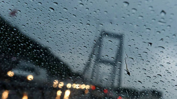 İstanbul'da ani sağanak etkili oldu