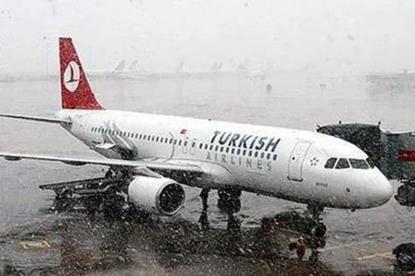İstanbul'da sağanak hava trafiğini vurdu