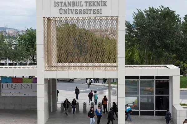 İTÜ'de eğitime ara