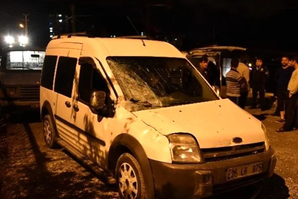 Kayalar mahalleye bomba gibi düştü!