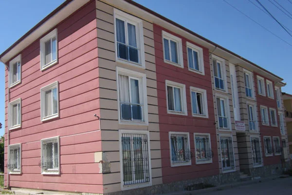 O ilde öğrenciler evsiz kaldı