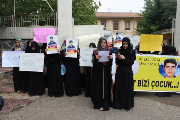 Öğrenciler Diyarbakır'da Yasin Börü'yü andı