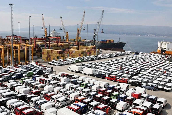 Otomotivde 2,3 milyar dolar 'parite' ile kayboldu