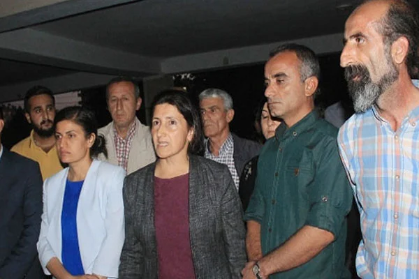 'Öz yönetim davası' ertelendi